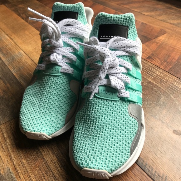 New custom made Adidas shoe never wore no flaws - Picture 4 of 4